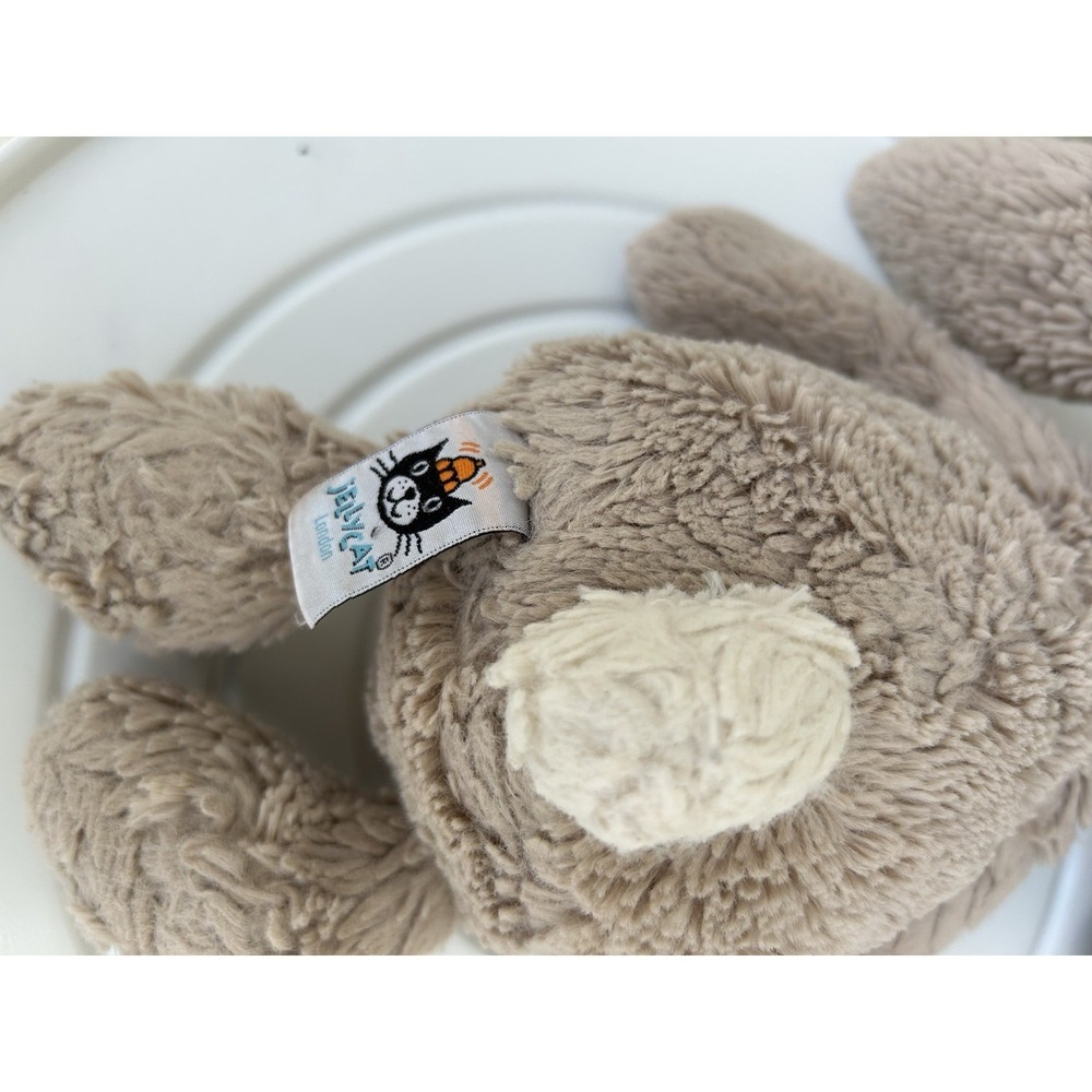 Jellycat Bashful Beige Bunny plush toy - Picture 3 of 3